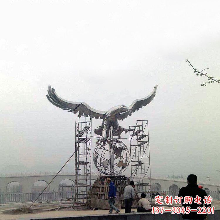 漳州翱翔于天老鹰不锈钢雕塑
