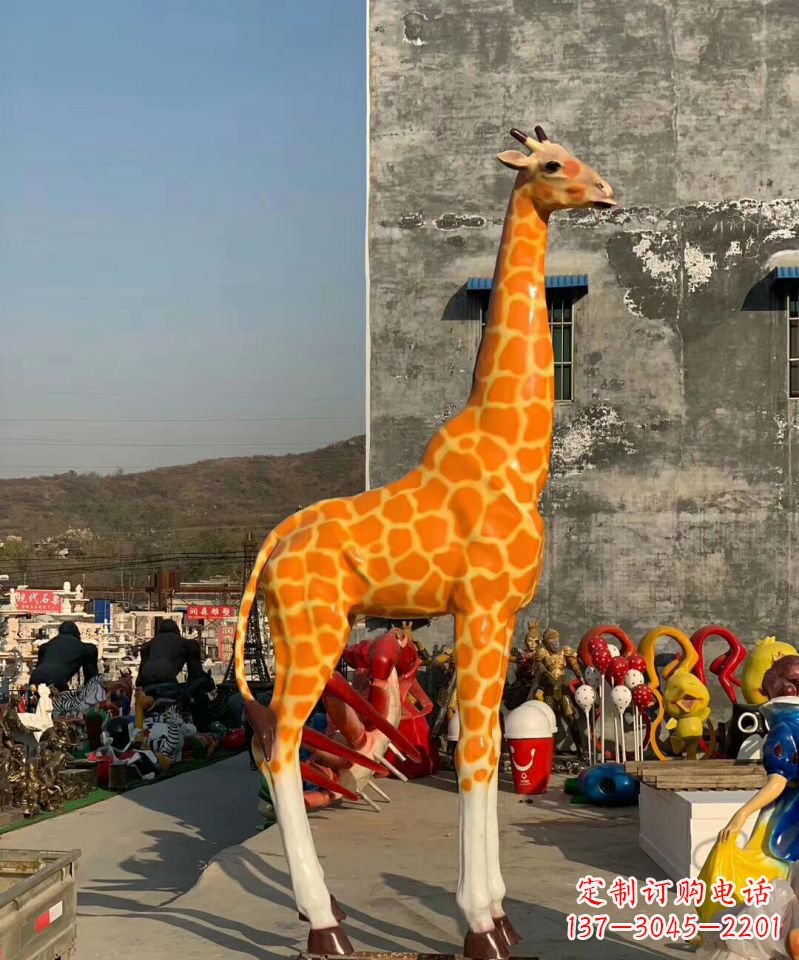 漳州玻璃刚彩绘长颈鹿艺术雕塑