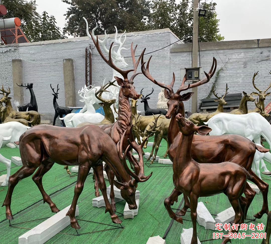漳州玻璃钢仿铜群鹿雕塑——精美动物雕塑装点公园