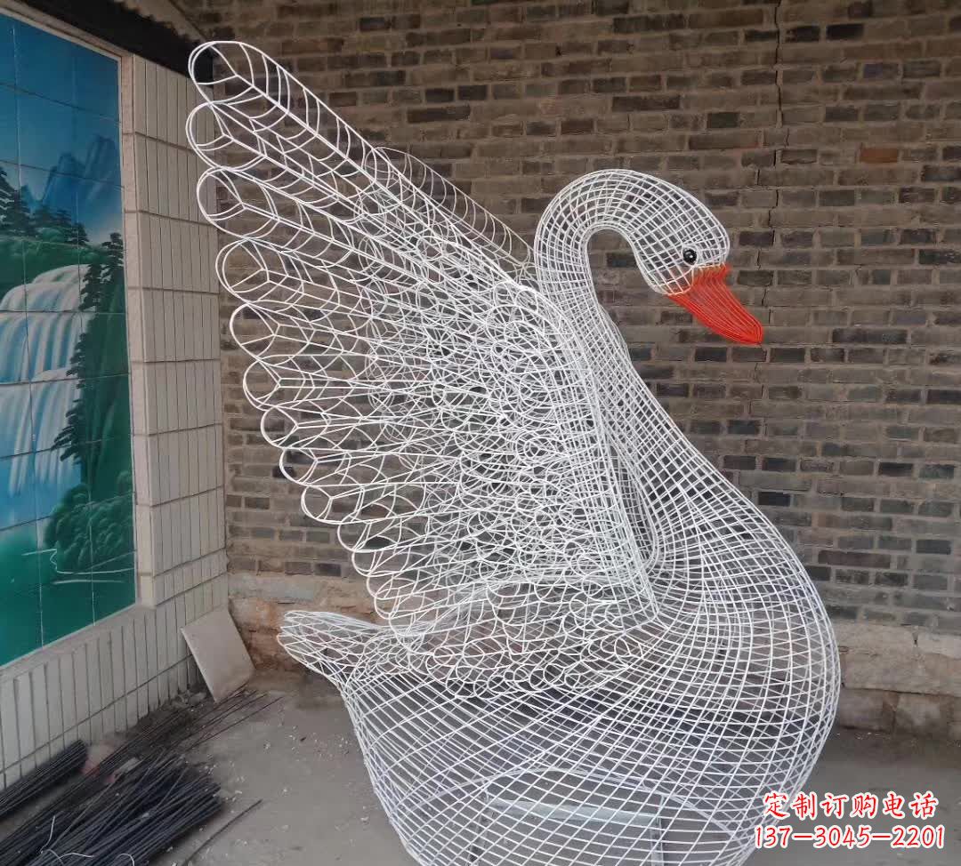 漳州不锈钢制天鹅雕塑象征着和谐与美好