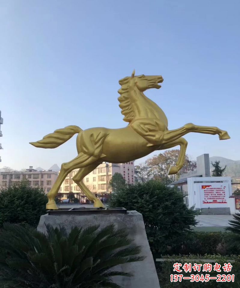 漳州不锈钢城市广场的马雕塑——一个给城市带来新鲜感的艺术作品