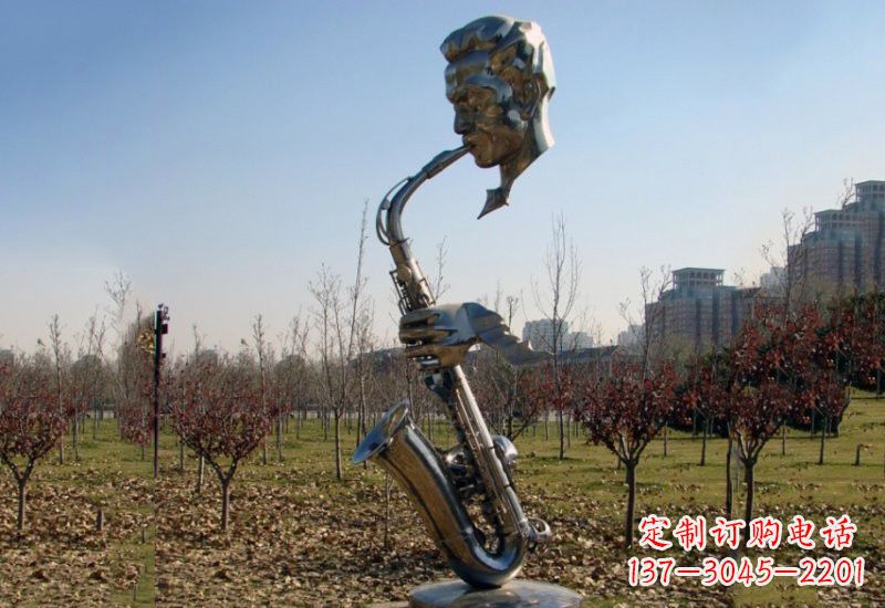 漳州静谧而神秘的不锈钢萨克斯雕塑