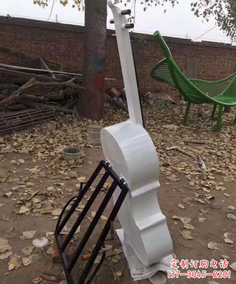 漳州不锈钢大提琴雕塑——古典音乐的艺术表现
