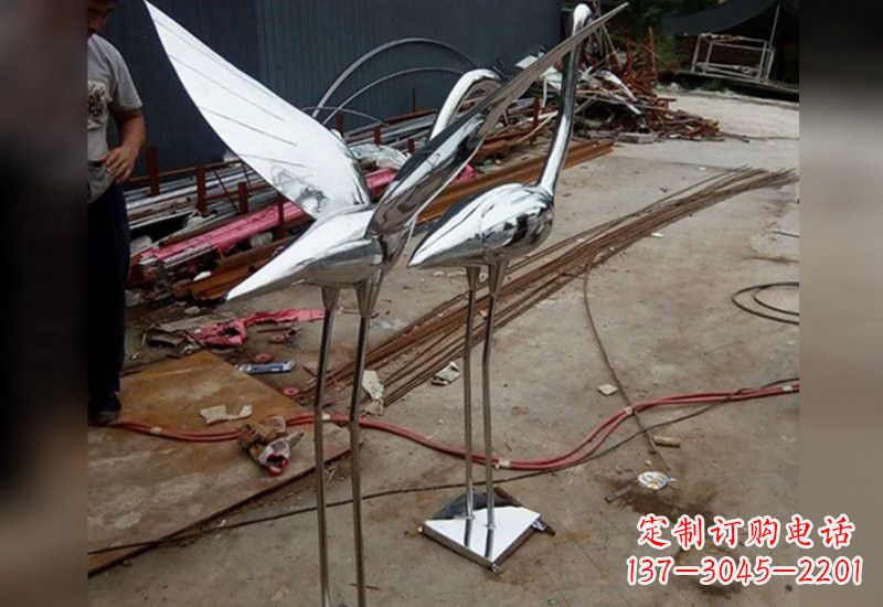 漳州不锈钢抽象仙鹤雕塑2