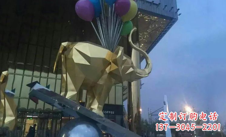 漳州大象踩高跷——点缀城市景观