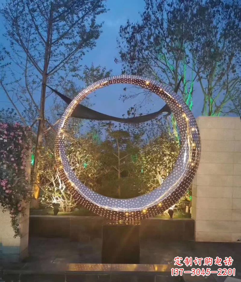 漳州不锈钢圆环雕塑艺术与环境的完美结合
