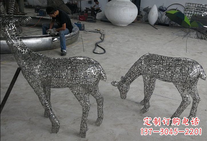 漳州不锈钢动物镂空鹿雕塑精美的艺术品