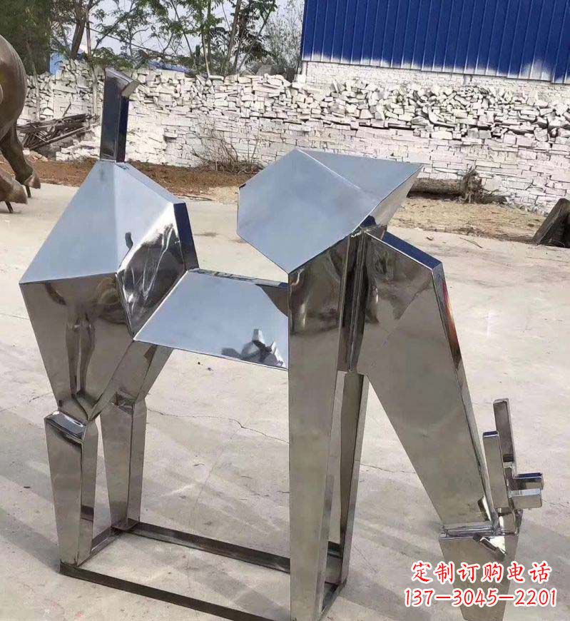 漳州不锈钢锻造的景观小鹿雕塑