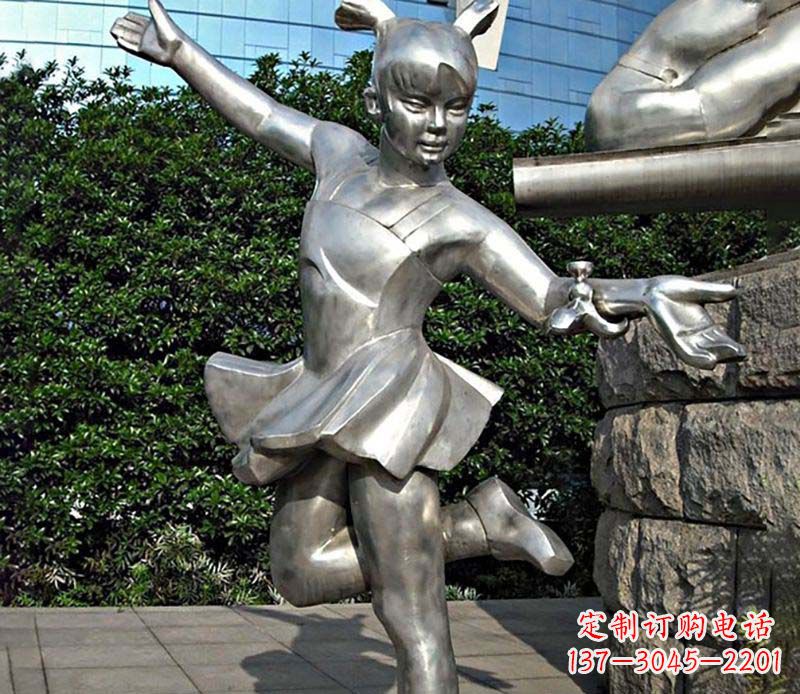 漳州不锈钢儿童踢毽子雕塑传承传统文化