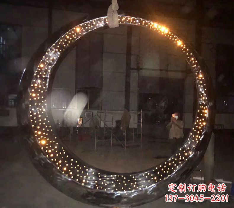 漳州璀璨夜空,不锈钢发光月亮雕塑
