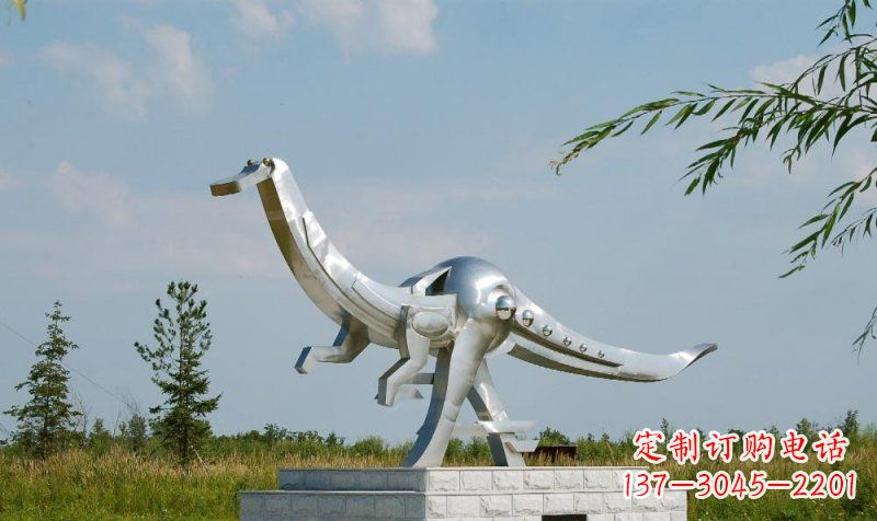 漳州不锈钢鸭嘴龙雕塑艺术与自然完美结合