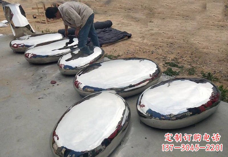 漳州不锈钢鹅卵石雕塑精美外形给人以美的感受
