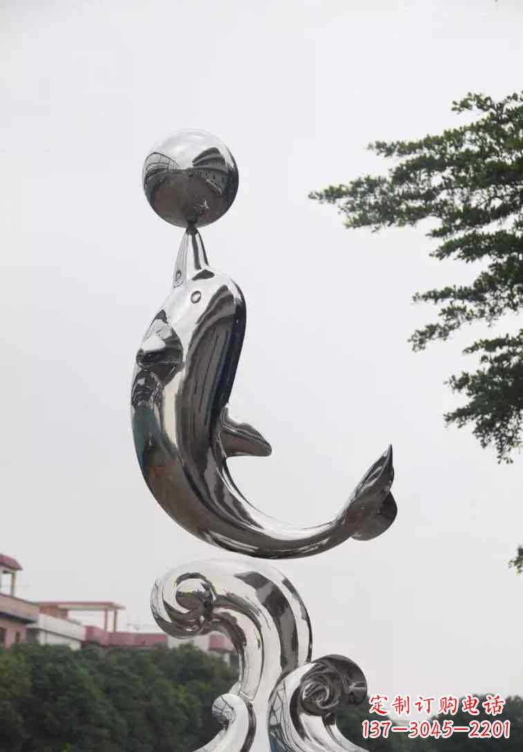 漳州海豚雕塑增添不锈钢广场的魅力