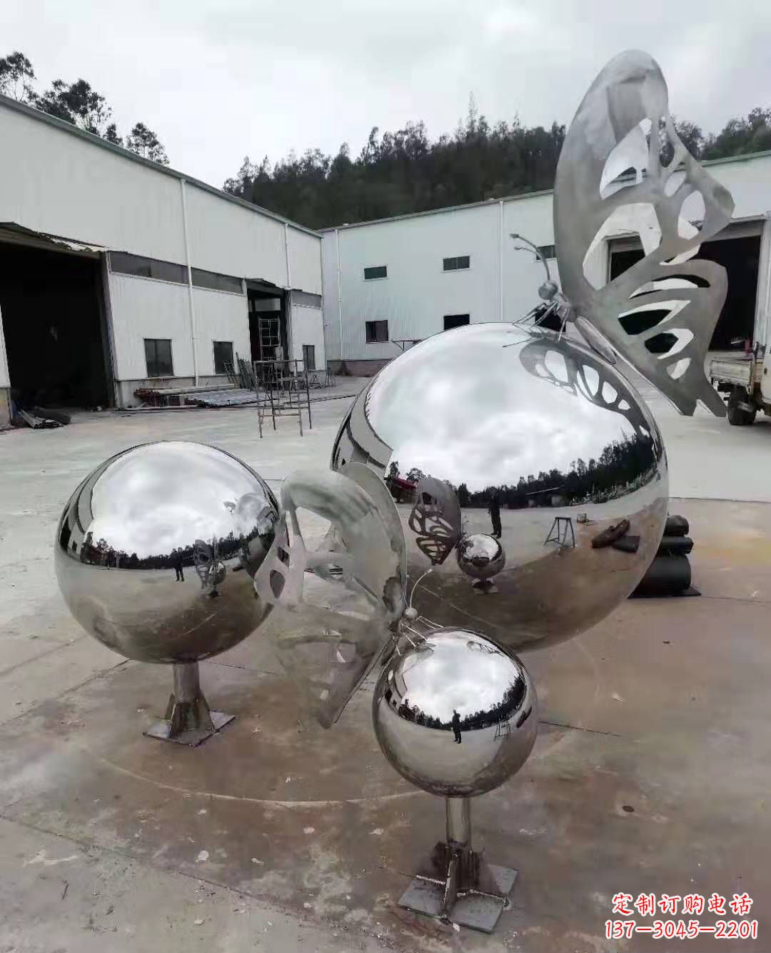 漳州不锈钢蝴蝶雕塑美丽而迷人