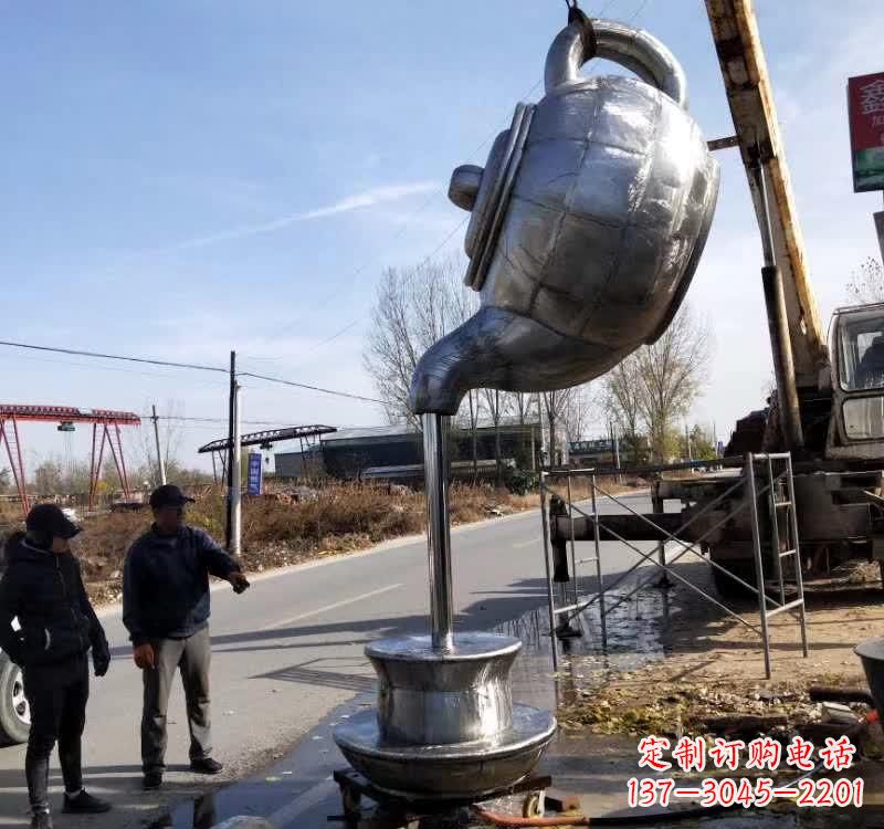漳州不锈钢户外茶壶雕塑艺术之美
