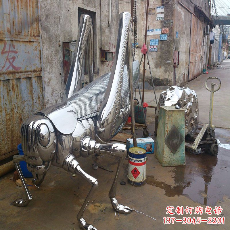 漳州不锈钢蝗虫雕塑营造美好的自然环境