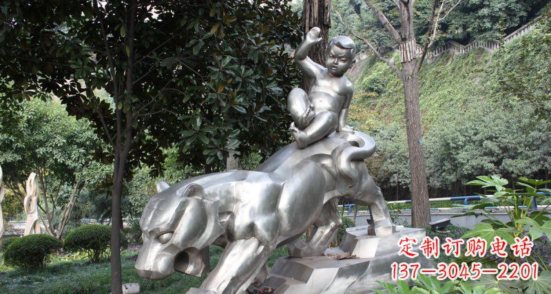 漳州不锈钢老虎雕塑美丽而又可爱