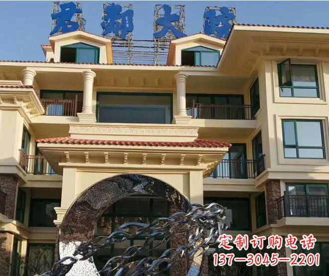 漳州不锈钢鲤鱼跃龙门雕塑——传承中国传统文化