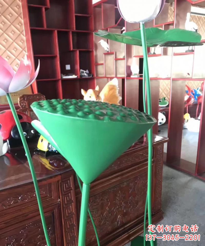 漳州不锈钢莲藕雕塑引领现代景观艺术