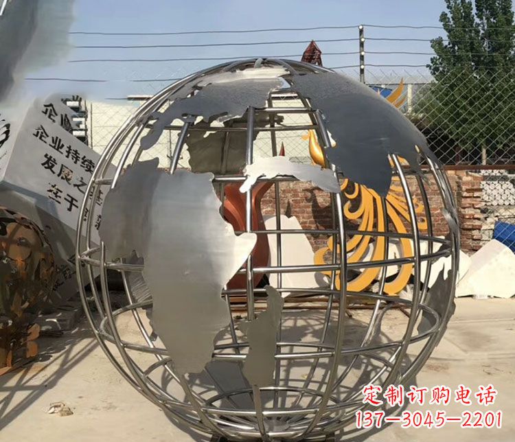 漳州不锈钢镂空地球仪雕塑艺术技艺的精美体现