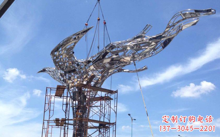 漳州不锈钢镂空鸽子雕塑美丽的象征