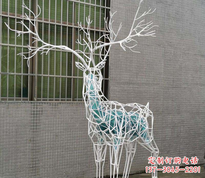 漳州不锈钢镂空梅花鹿雕塑——流动的美丽