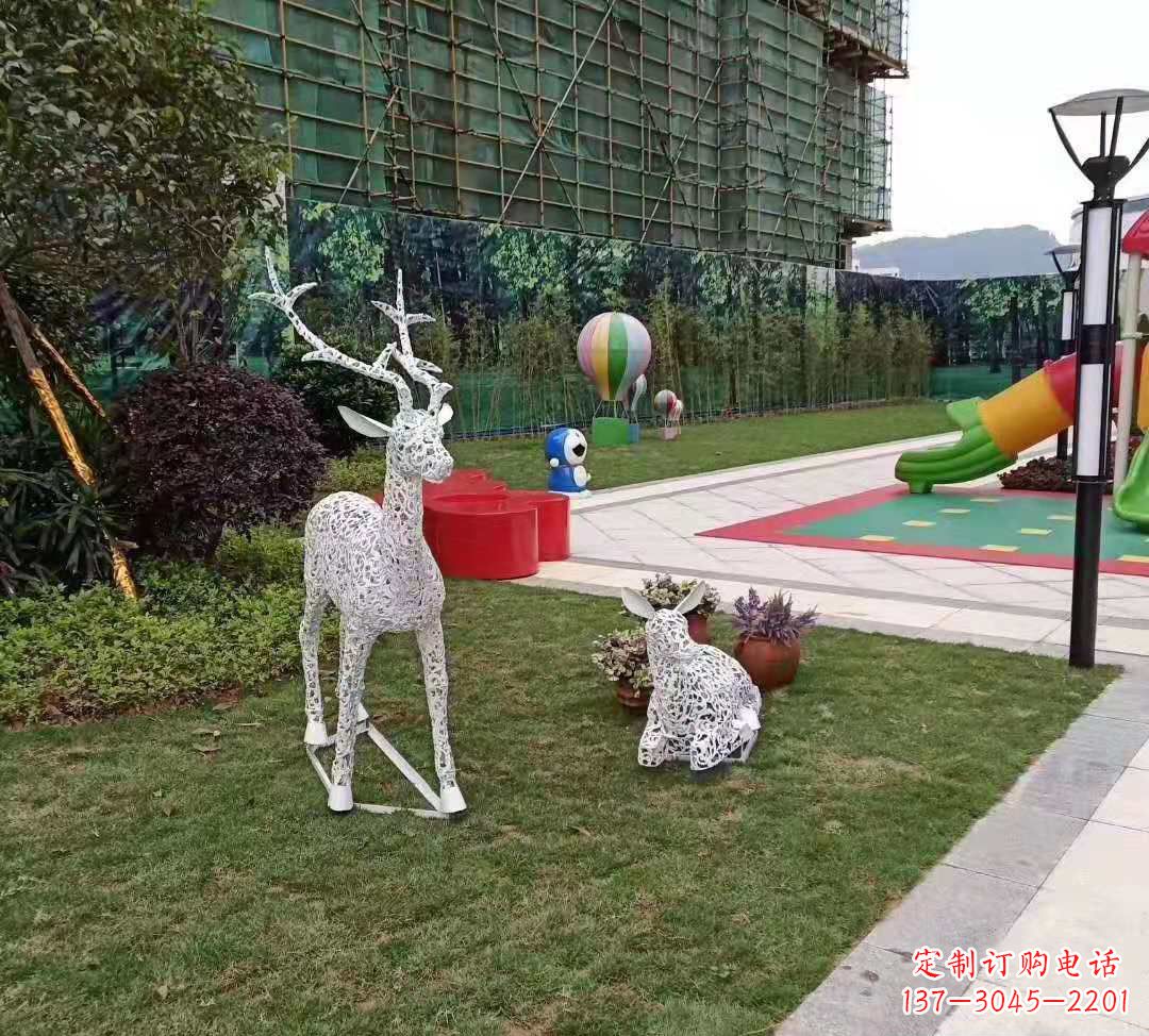 漳州不锈钢梅花鹿雕塑点亮公园景观