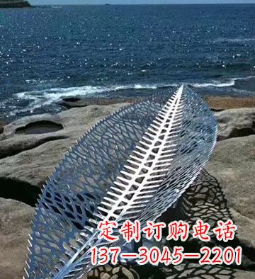 漳州不锈钢镂空树叶景观雕塑精致而又充满灵性
