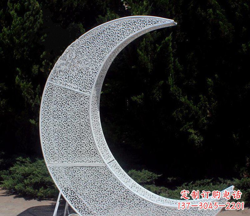 漳州不锈钢镂空月亮公园雕塑浪漫而又神奇