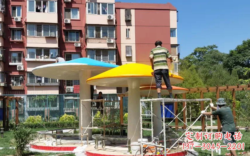 漳州不锈钢蘑菇凉亭——精美雕塑点缀绿意