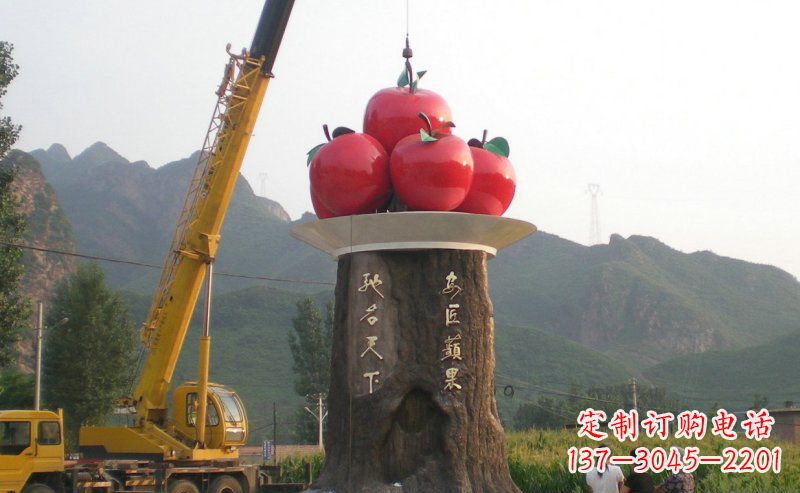 漳州不锈钢苹果雕塑艺术与科技的结合