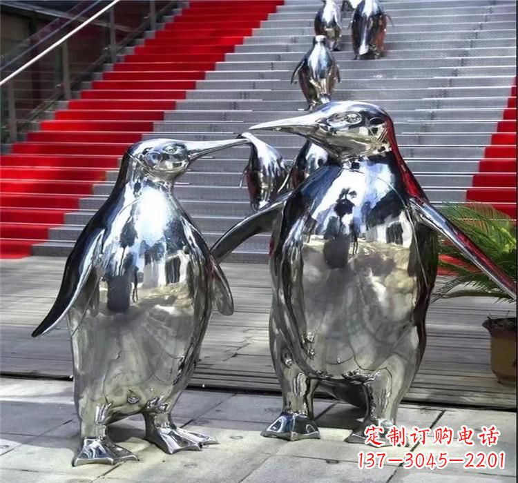 漳州不锈钢企鹅雕塑海洋生物的艺术表现