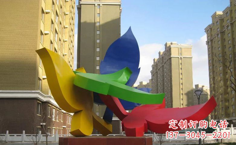漳州不锈钢树叶景观雕塑美丽而精致