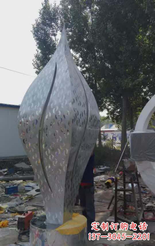 漳州不锈钢树叶雕塑艺术与环保的完美结合