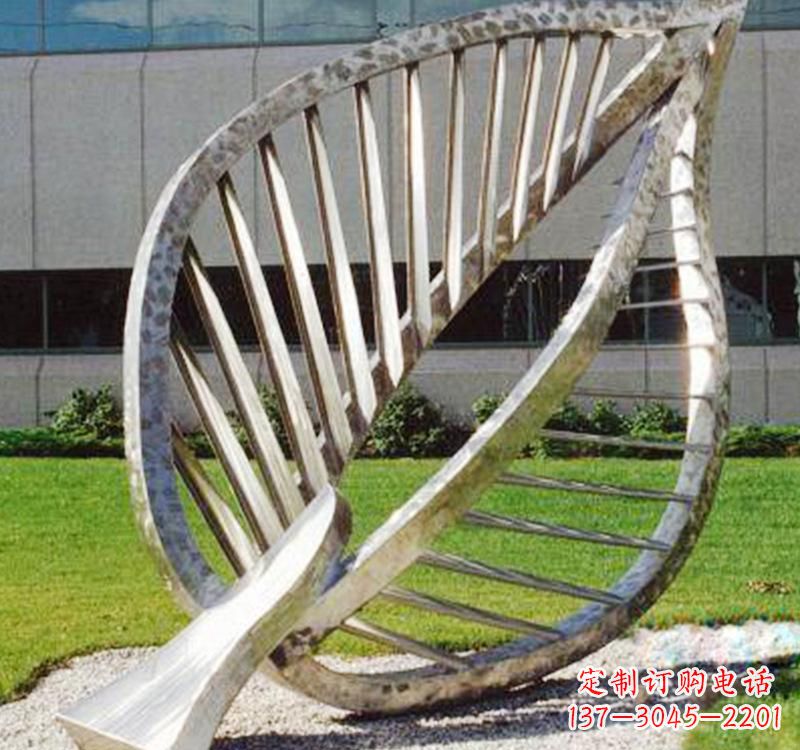 漳州不锈钢树叶镂空景观雕塑精美而古朴