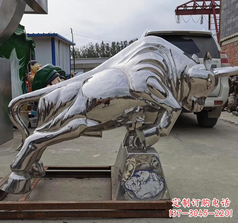 漳州不锈钢拓荒牛雕塑象征勇敢和拼搏