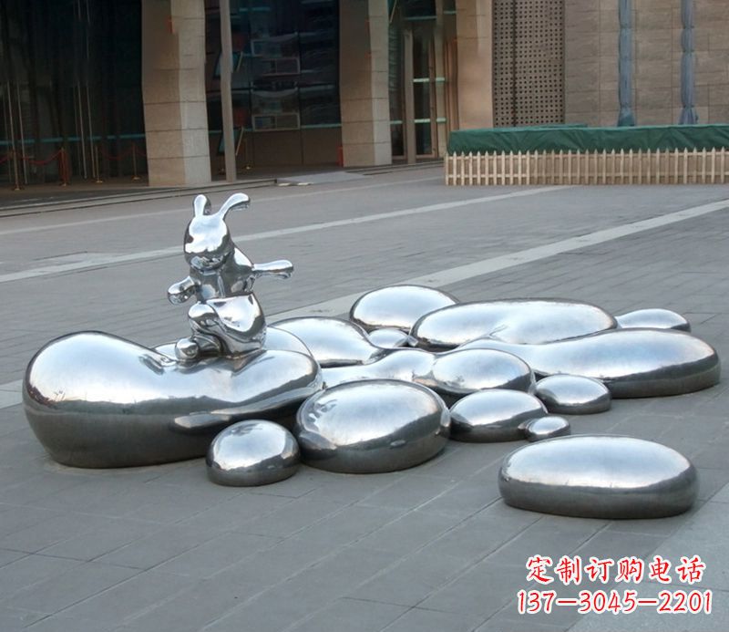 漳州不锈钢兔子雕塑饱含艺术美感的艺术品