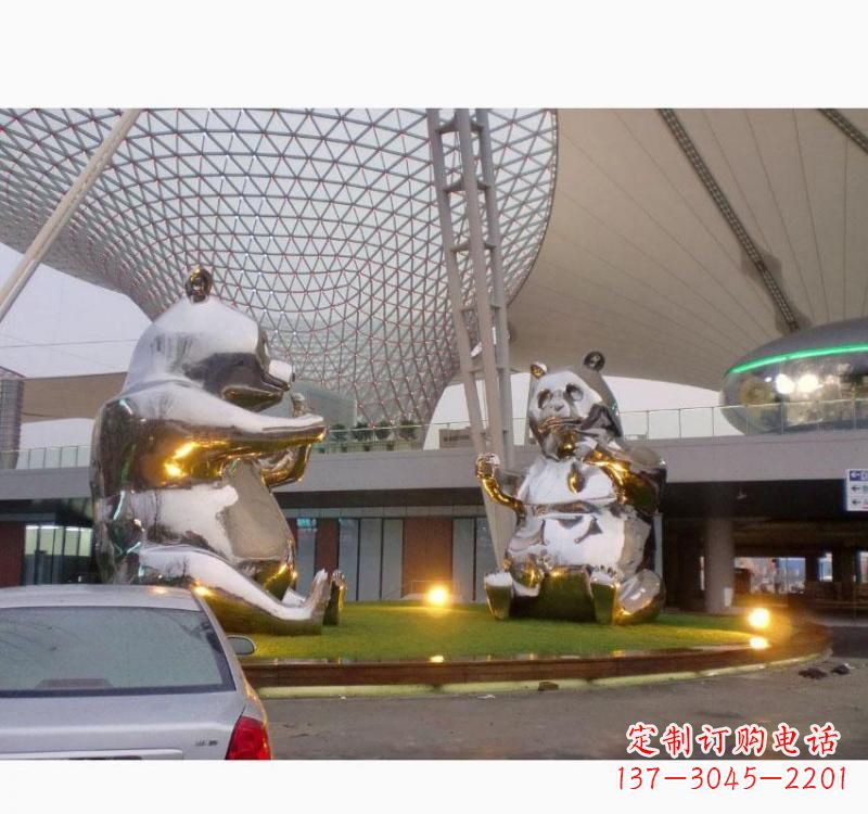 漳州不锈钢熊猫雕塑象征中国特色文化