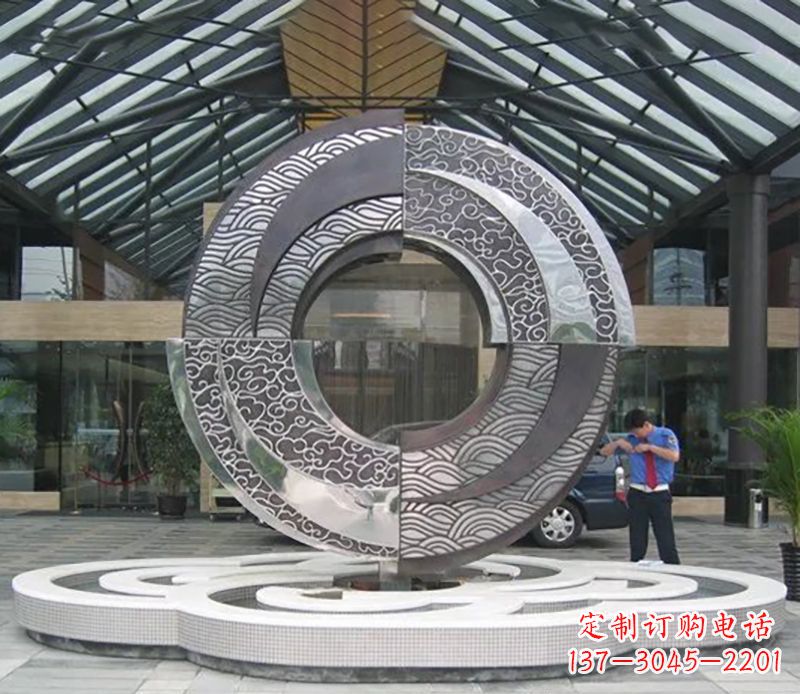 漳州不锈钢圆环雕塑,点缀酒店空间