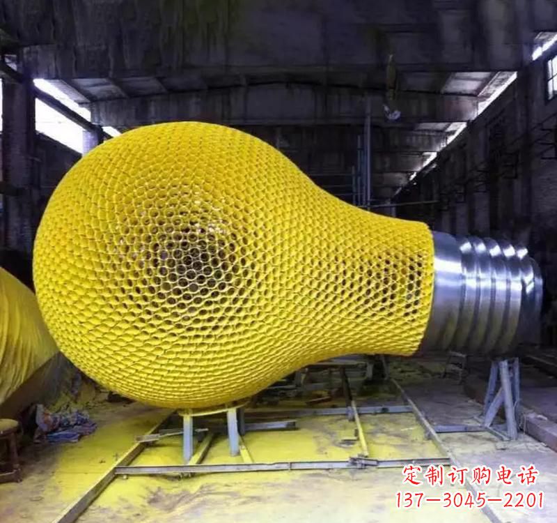 漳州不锈钢灯泡雕塑精美而又抢眼