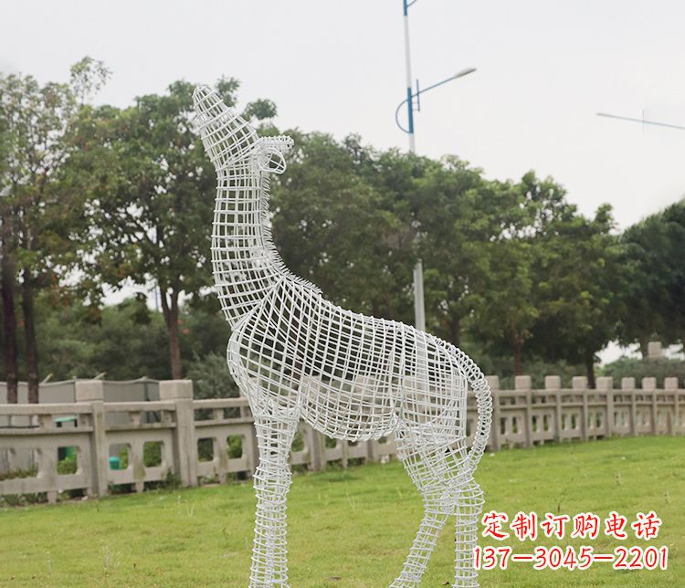 漳州不锈钢长颈鹿雕塑——艺术精美的象征