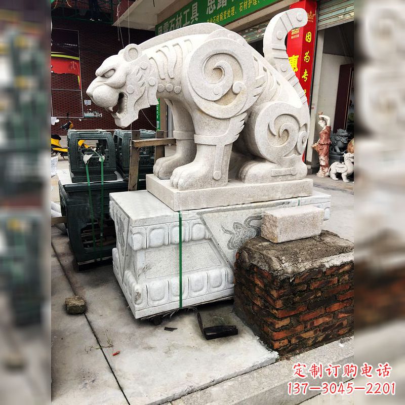 漳州大理石广场大门上的精美豹子雕塑