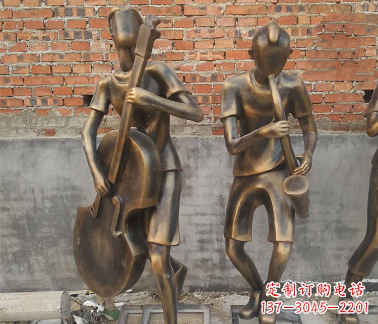 漳州雄伟屹立——萨克斯铜雕