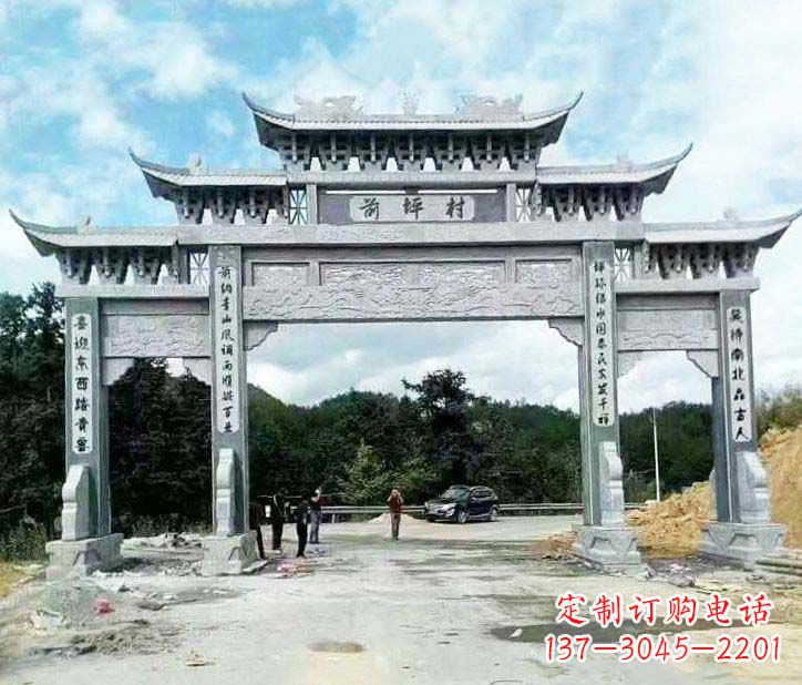漳州村庄三门石牌坊石雕的内容。