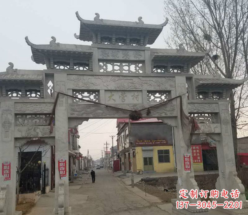 漳州村庄三门石牌坊石雕传承古老文化