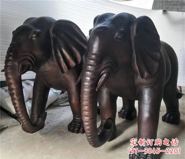 漳州优雅精美的铜制大象雕塑
