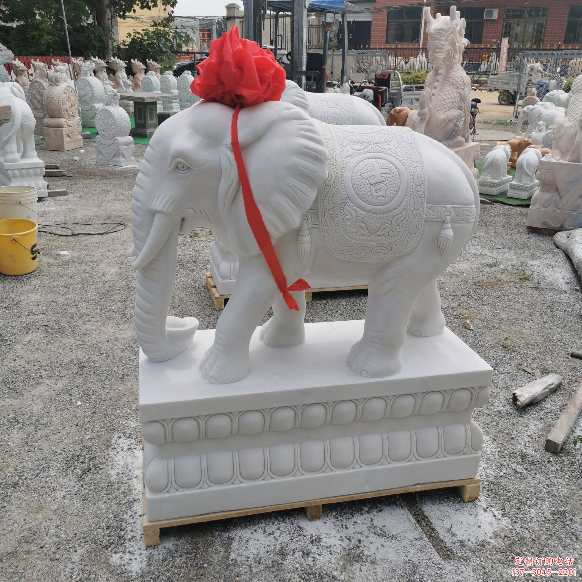 漳州迷人的大象石雕卧姿