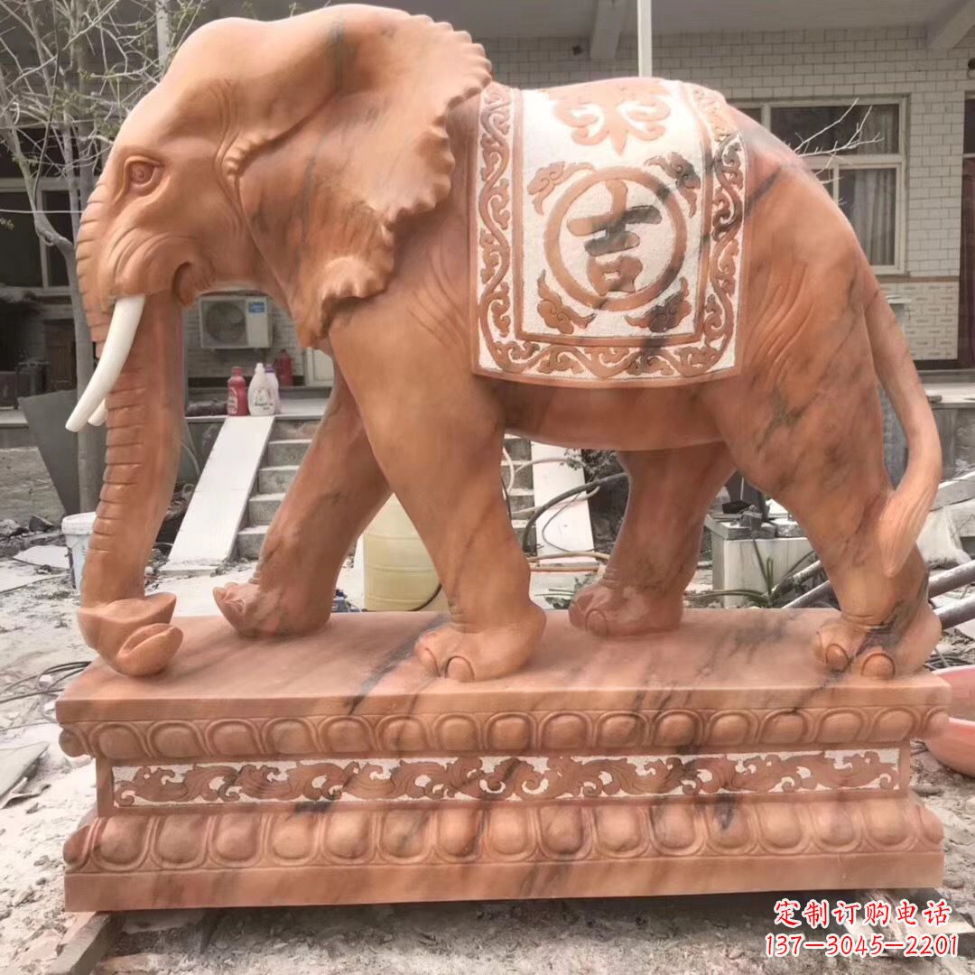 漳州欣赏传统工艺精湛的大象雕塑