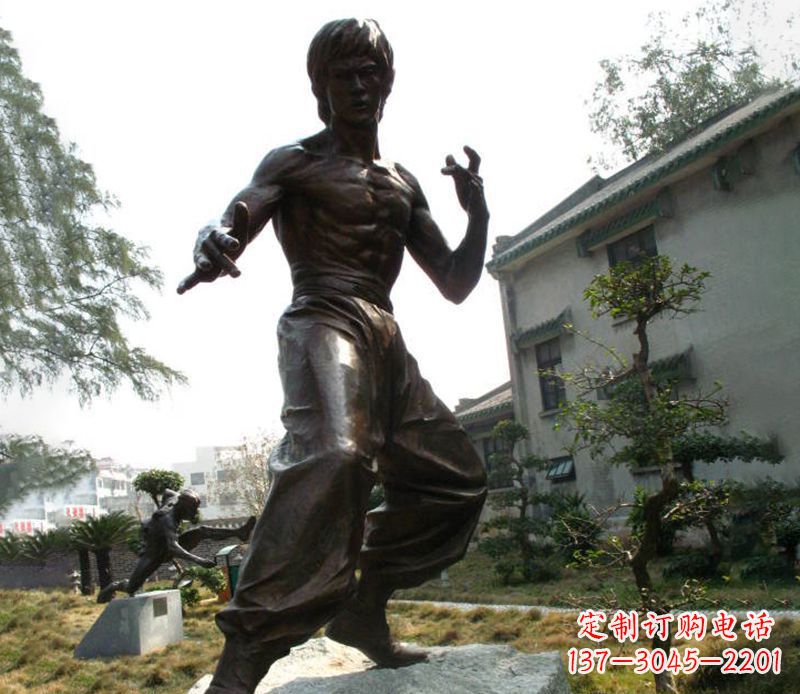 漳州传奇人物李小龙铜雕