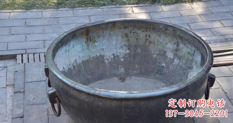 漳州仿古纹饰铜水缸雕塑